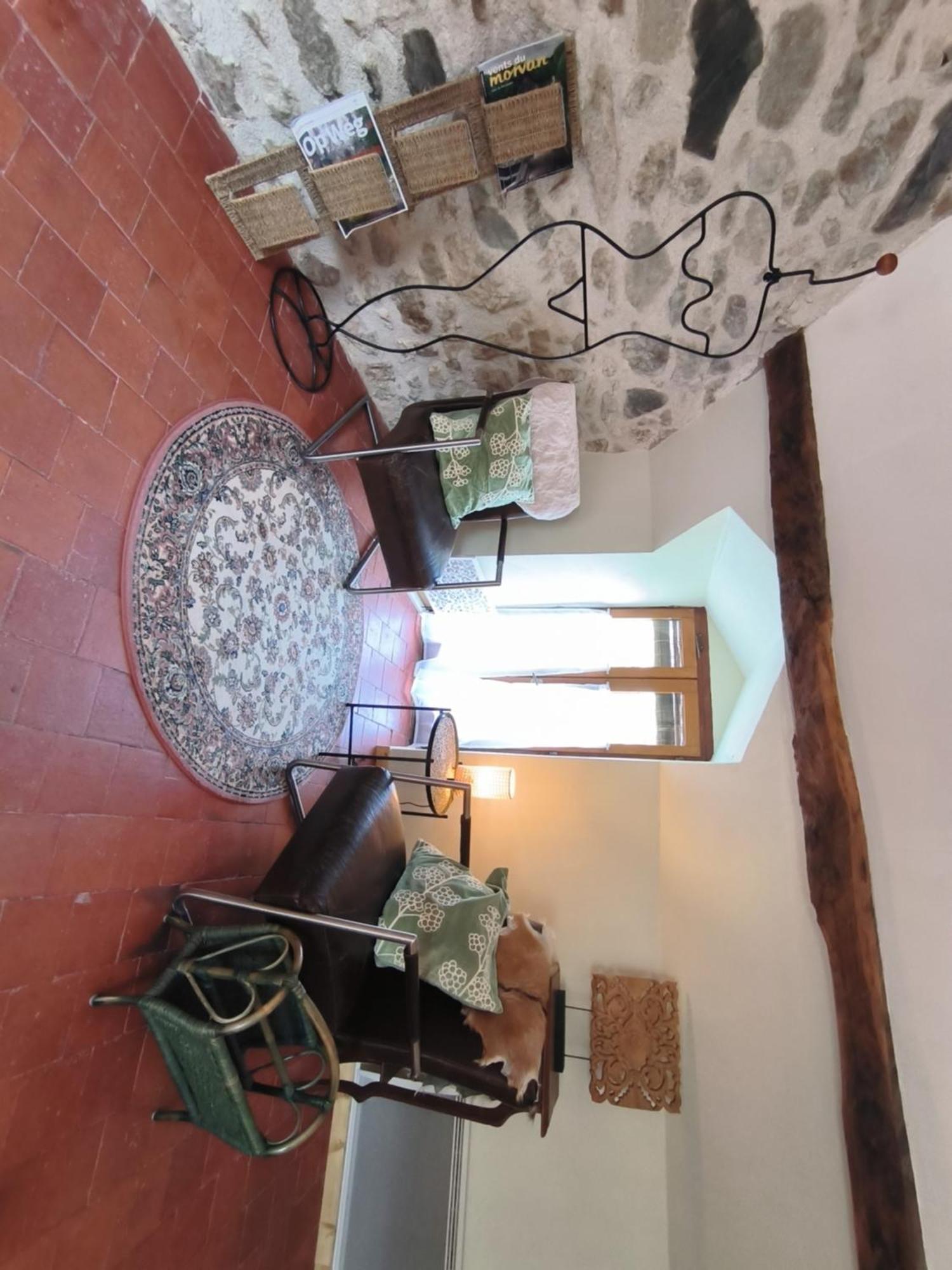 Chambres D'Hotes Montjouan Larochemillay Esterno foto